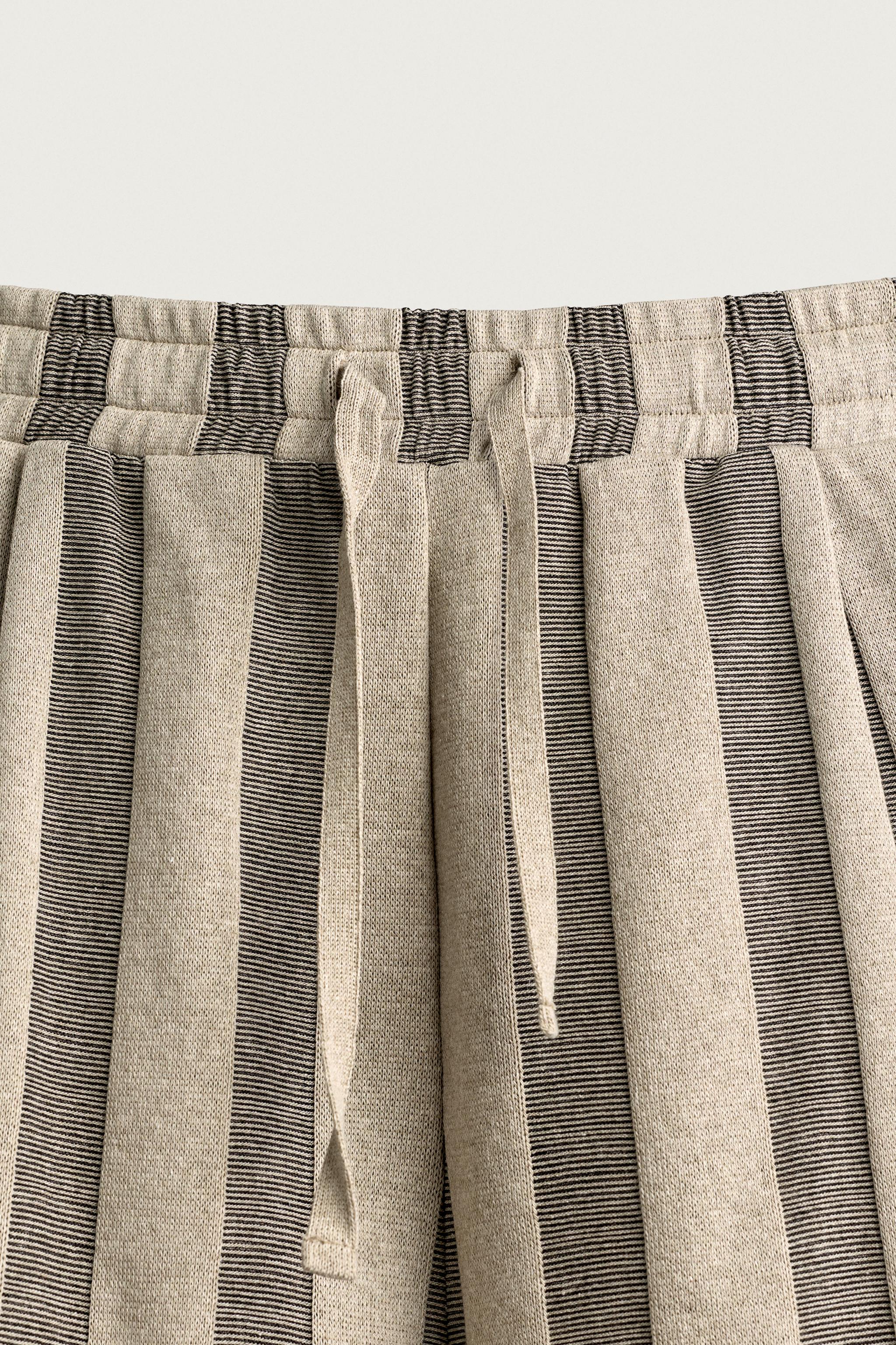 BERMUDA JACQUARD À RAYURES ET PLIS